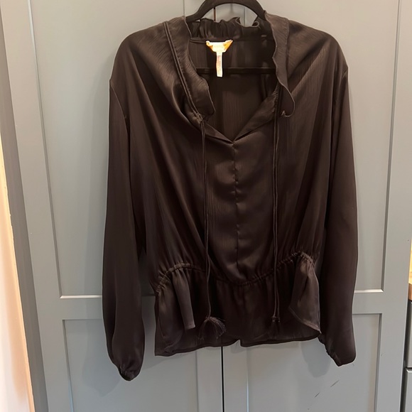 Laundry By Shelli Segal Tops - Laundry b-neck black blouse